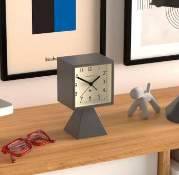 Newgate graue Retro Tischuhr/Wecker